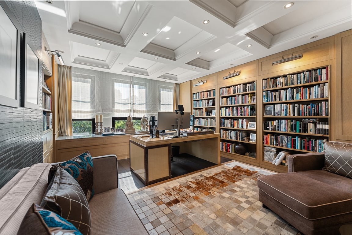 https://img.propertyraptor.com/cdn-cgi/imagedelivery/KD5bF_AFL0JDTbKLWF7z9g/ap8/ap8_001/hornet/prp/img/49c162042f9bf636f9a1f36a8552a72c-wtm.jpg/public