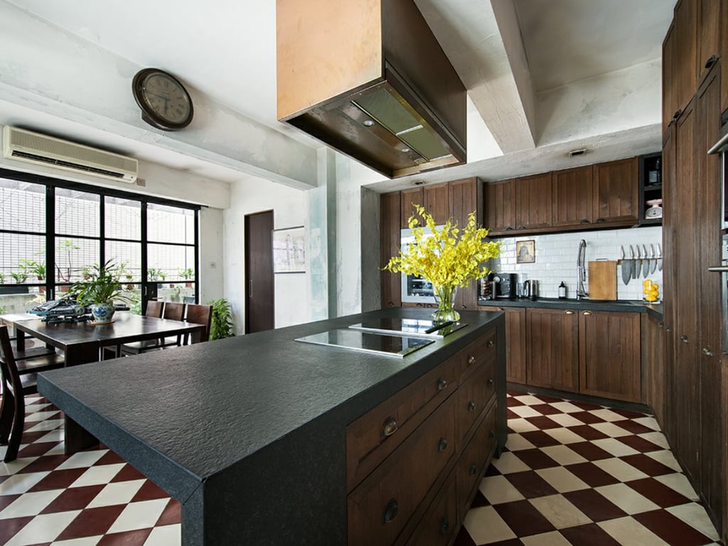 https://img.propertyraptor.com/cdn-cgi/imagedelivery/KD5bF_AFL0JDTbKLWF7z9g/ap8/ap8_001/hornet/prp/img/4a176f29fb9756e6001bf815bada0f0a.jpg/public