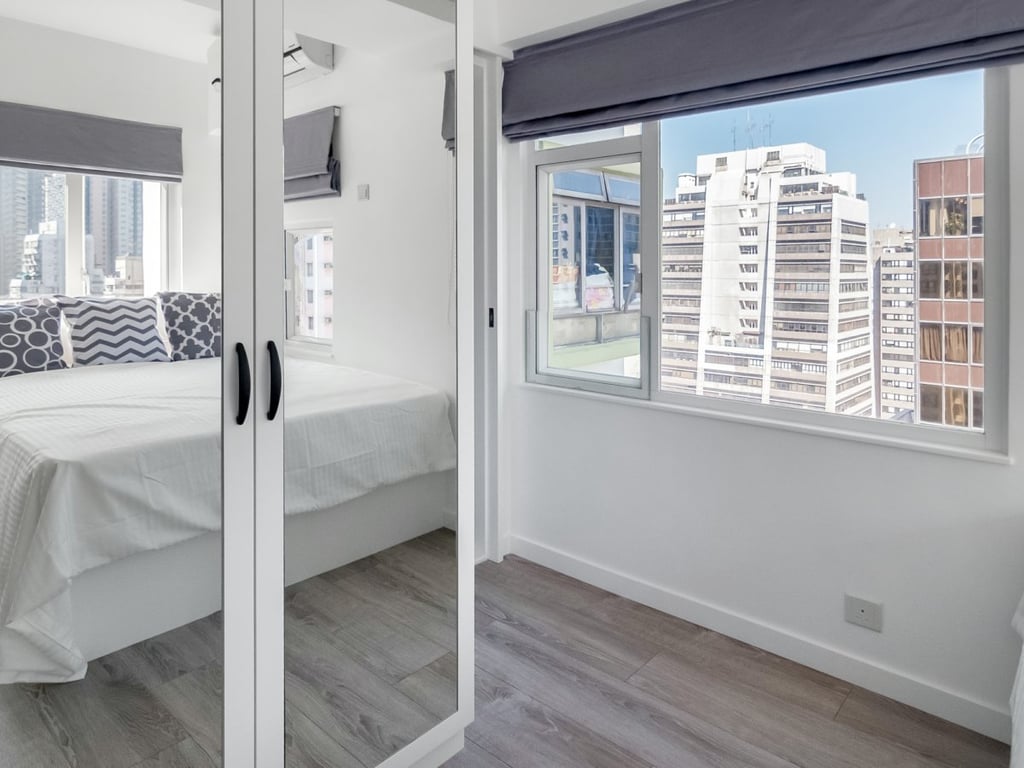 https://img.propertyraptor.com/cdn-cgi/imagedelivery/KD5bF_AFL0JDTbKLWF7z9g/ap8/ap8_001/hornet/prp/img/4a3a5518fc6a62bd5671286ee52c38de.jpg/public