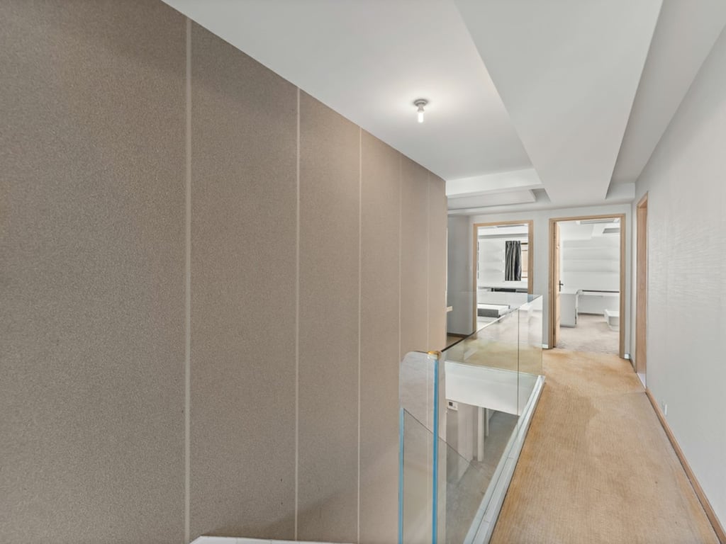 https://img.propertyraptor.com/cdn-cgi/imagedelivery/KD5bF_AFL0JDTbKLWF7z9g/ap8/ap8_001/hornet/prp/img/4a550683e95fb38a78fcd14a7258983a-wtm.jpg/public