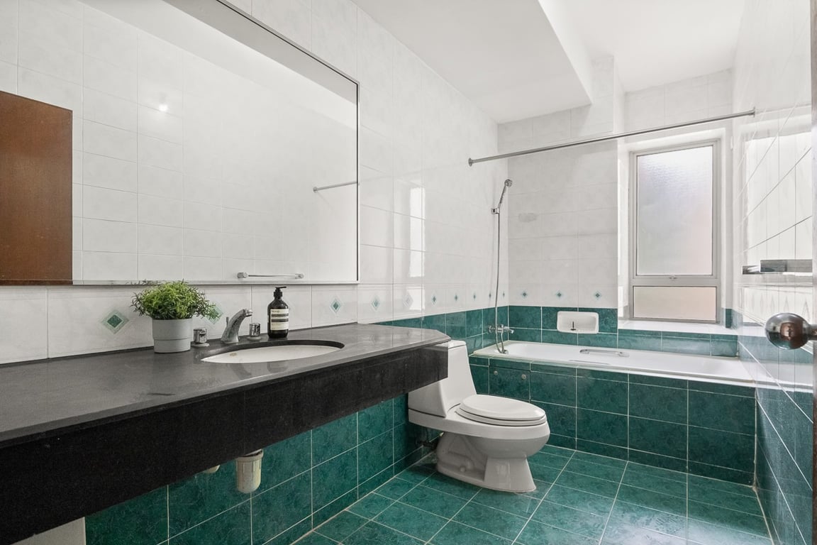 https://img.propertyraptor.com/cdn-cgi/imagedelivery/KD5bF_AFL0JDTbKLWF7z9g/ap8/ap8_001/hornet/prp/img/4a6978b71f041b0a5ec2c010df37860b-wtm.jpg/public