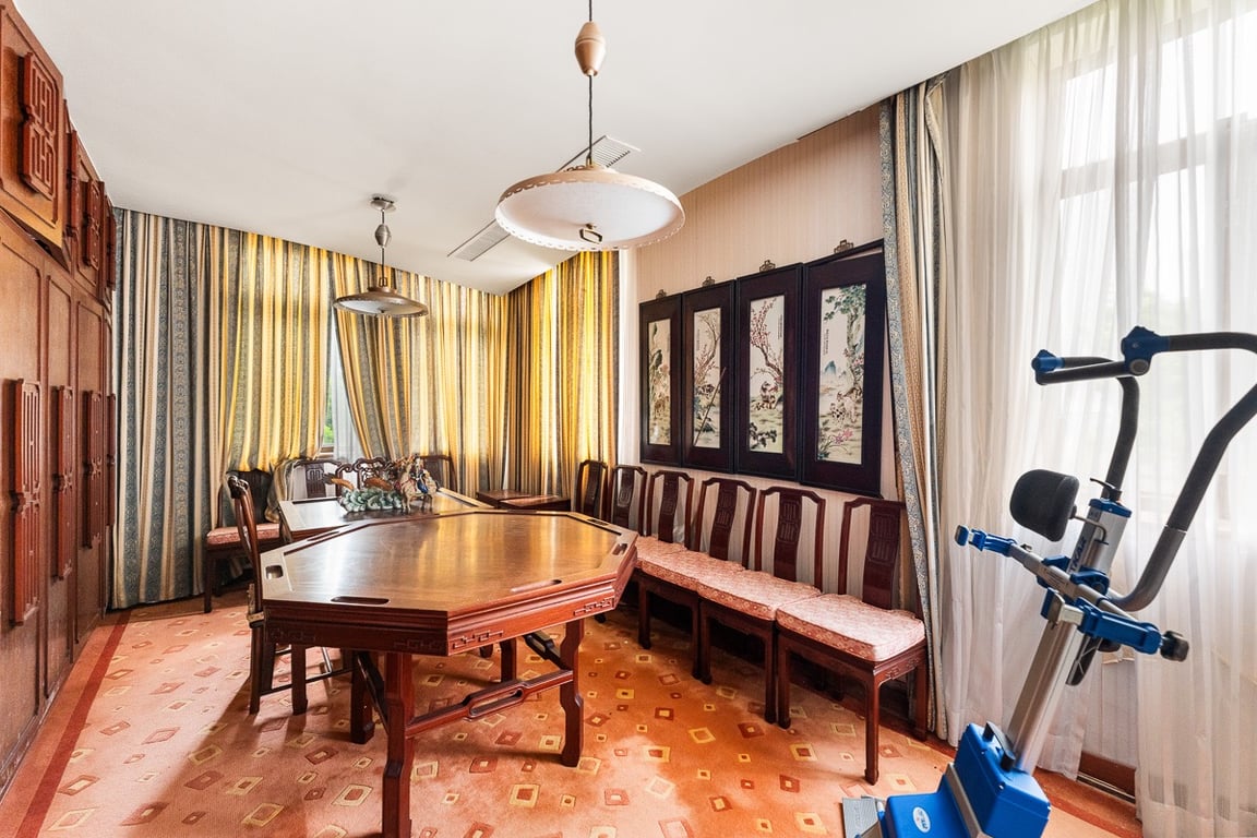 https://img.propertyraptor.com/cdn-cgi/imagedelivery/KD5bF_AFL0JDTbKLWF7z9g/ap8/ap8_001/hornet/prp/img/4a8e4de481a9761f70bb73359698859e-wtm.jpg/public