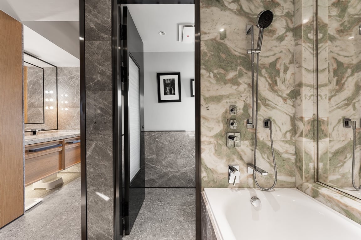 https://img.propertyraptor.com/cdn-cgi/imagedelivery/KD5bF_AFL0JDTbKLWF7z9g/ap8/ap8_001/hornet/prp/img/4aa5163ea3bf2f3014a86dff218bb832-wtm.jpg/public