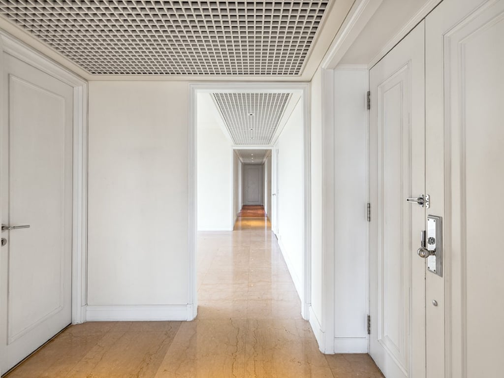 https://img.propertyraptor.com/cdn-cgi/imagedelivery/KD5bF_AFL0JDTbKLWF7z9g/ap8/ap8_001/hornet/prp/img/4ab0b6de23914121682f54639d1f8dc1.jpg/public