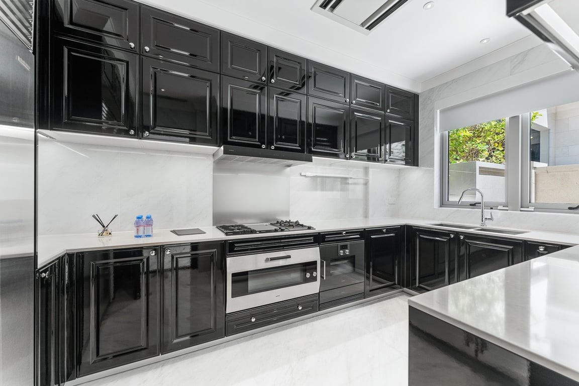 https://img.propertyraptor.com/cdn-cgi/imagedelivery/KD5bF_AFL0JDTbKLWF7z9g/ap8/ap8_001/hornet/prp/img/4ad906c22b0f799e733c7cff139fa980-wtm.jpg/public