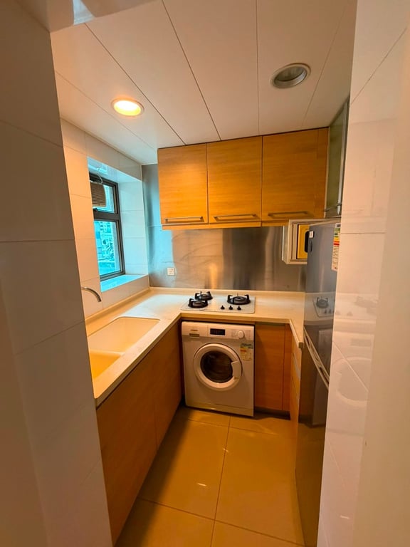 https://img.propertyraptor.com/cdn-cgi/imagedelivery/KD5bF_AFL0JDTbKLWF7z9g/ap8/ap8_001/hornet/prp/img/4ae046d6c19d6efb2a2293f9cd94de55-wtm.jpg/public