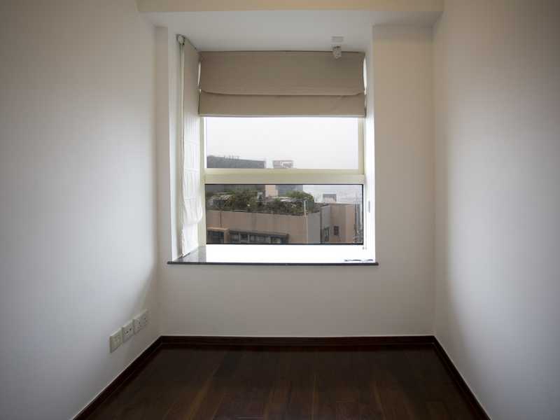 https://img.propertyraptor.com/cdn-cgi/imagedelivery/KD5bF_AFL0JDTbKLWF7z9g/ap8/ap8_001/hornet/prp/img/4af271f6122bdfabd95912b9a781b5c6.jpg/public
