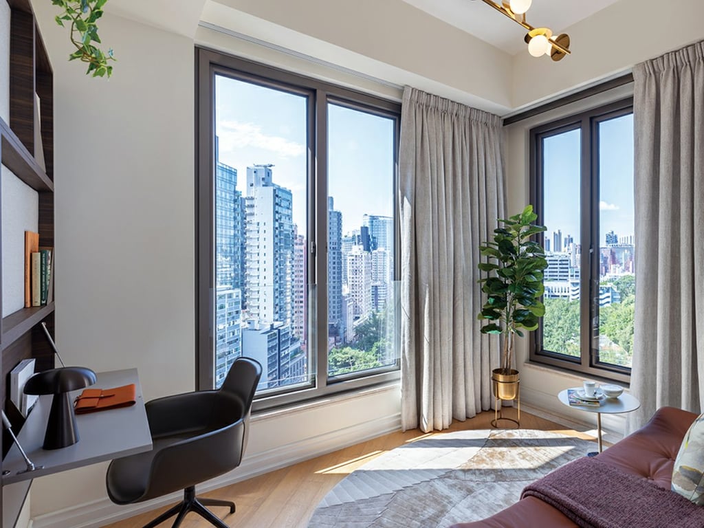 https://img.propertyraptor.com/cdn-cgi/imagedelivery/KD5bF_AFL0JDTbKLWF7z9g/ap8/ap8_001/hornet/prp/img/4af28d044c720773c29c43b932de298b.jpg/public