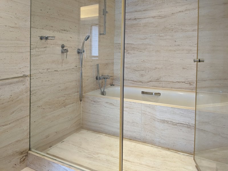 https://img.propertyraptor.com/cdn-cgi/imagedelivery/KD5bF_AFL0JDTbKLWF7z9g/ap8/ap8_001/hornet/prp/img/4b00f5005a1370baa5d72fce8b3e7963.jpg/public