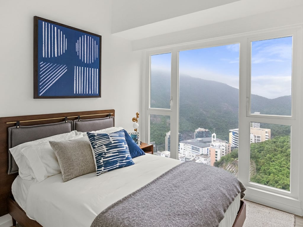 https://img.propertyraptor.com/cdn-cgi/imagedelivery/KD5bF_AFL0JDTbKLWF7z9g/ap8/ap8_001/hornet/prp/img/4b11a516e62876a3b98dfc50f13cdd8c.jpg/public