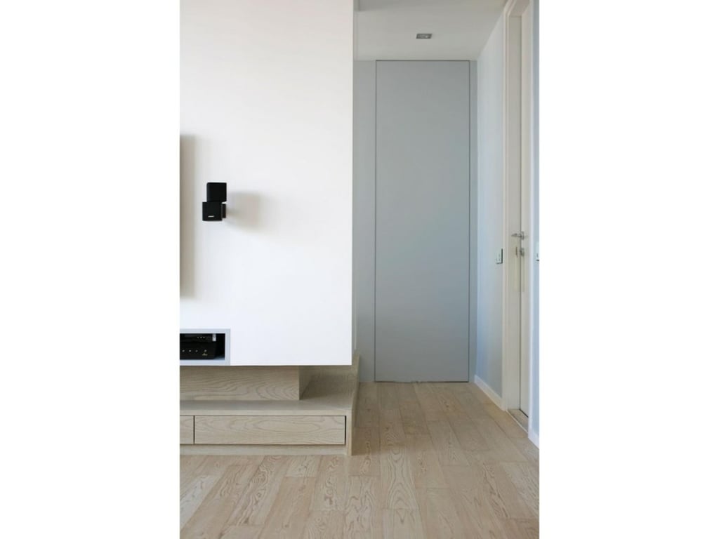 https://img.propertyraptor.com/cdn-cgi/imagedelivery/KD5bF_AFL0JDTbKLWF7z9g/ap8/ap8_001/hornet/prp/img/4b63a2326be6ee425112b27935a5b498.jpg/public