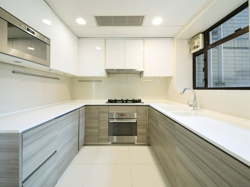 https://img.propertyraptor.com/cdn-cgi/imagedelivery/KD5bF_AFL0JDTbKLWF7z9g/ap8/ap8_001/hornet/prp/img/4ba4c5510da3f983bb7c925d5058b42f-wtm.jpg/public