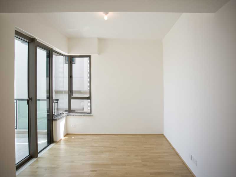 https://img.propertyraptor.com/cdn-cgi/imagedelivery/KD5bF_AFL0JDTbKLWF7z9g/ap8/ap8_001/hornet/prp/img/4c02931d28b799bd2d5aae68a67125b4.jpg/public