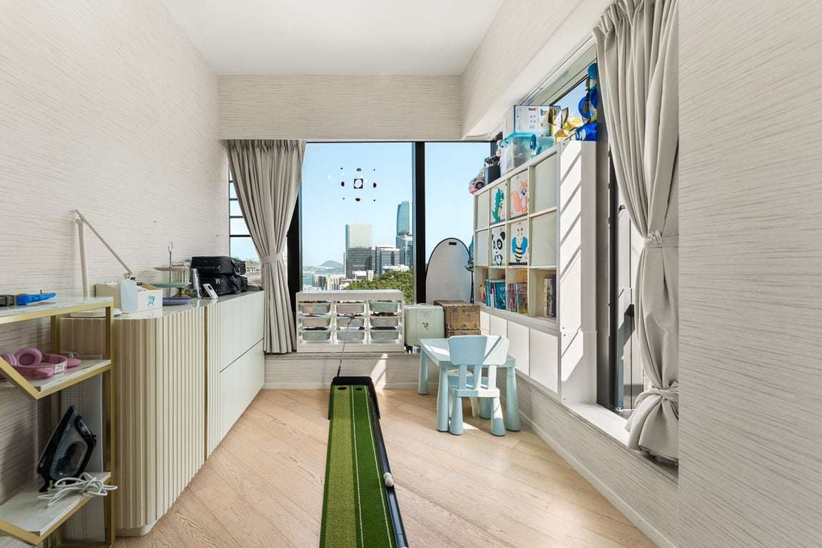 https://img.propertyraptor.com/cdn-cgi/imagedelivery/KD5bF_AFL0JDTbKLWF7z9g/ap8/ap8_001/hornet/prp/img/4c200fa198a14b94e5996c210b34b91f-wtm.jpg/public