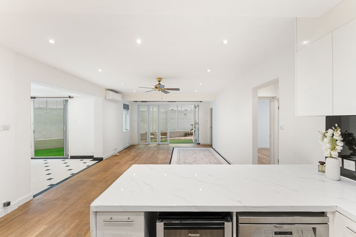 https://img.propertyraptor.com/cdn-cgi/imagedelivery/KD5bF_AFL0JDTbKLWF7z9g/ap8/ap8_001/hornet/prp/img/4c23016117461c4b675972981dd27cf3-wtm.jpg/public
