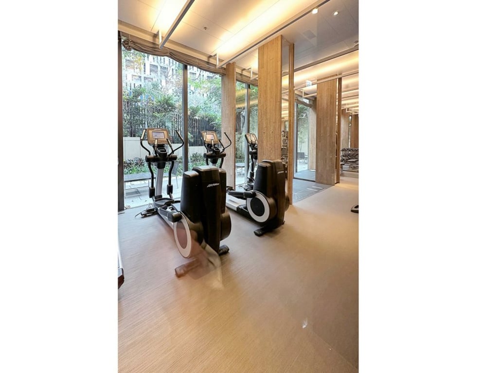https://img.propertyraptor.com/cdn-cgi/imagedelivery/KD5bF_AFL0JDTbKLWF7z9g/ap8/ap8_001/hornet/prp/img/4c63c10a52179e5f1174666718f857bf.jpg/public
