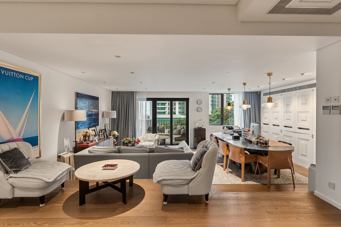 https://img.propertyraptor.com/cdn-cgi/imagedelivery/KD5bF_AFL0JDTbKLWF7z9g/ap8/ap8_001/hornet/prp/img/4c6d0b0f5a90755b9c13bc78a1803af1-wtm.jpg/public