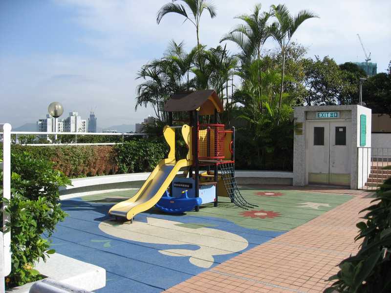 https://img.propertyraptor.com/cdn-cgi/imagedelivery/KD5bF_AFL0JDTbKLWF7z9g/ap8/ap8_001/hornet/prp/img/4c6f41ff8cdf3b1d055fd7e0ff09e9fd.jpg/public