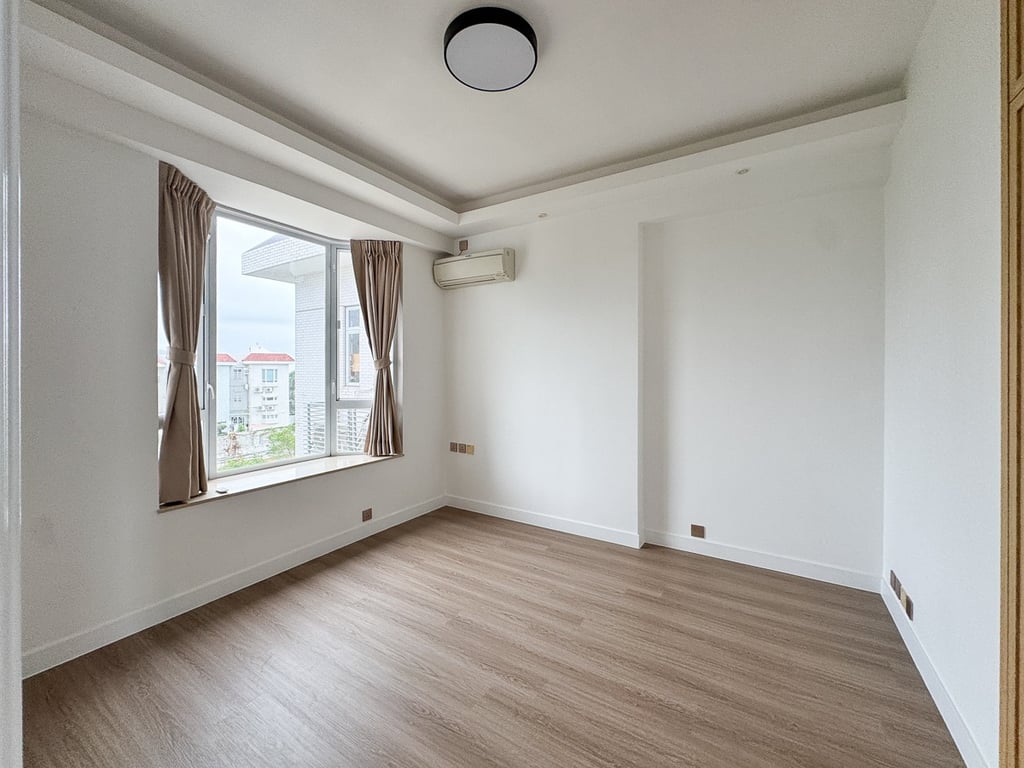 https://img.propertyraptor.com/cdn-cgi/imagedelivery/KD5bF_AFL0JDTbKLWF7z9g/ap8/ap8_001/hornet/prp/img/4c8e8c26d596ec707b3b2efbb71d2843-wtm.jpg/public