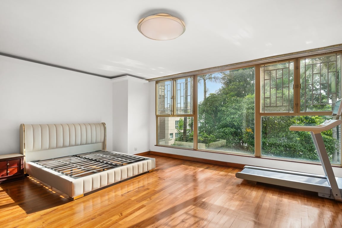 https://img.propertyraptor.com/cdn-cgi/imagedelivery/KD5bF_AFL0JDTbKLWF7z9g/ap8/ap8_001/hornet/prp/img/4c946866d84317539795eefd1601e265-wtm.jpg/public