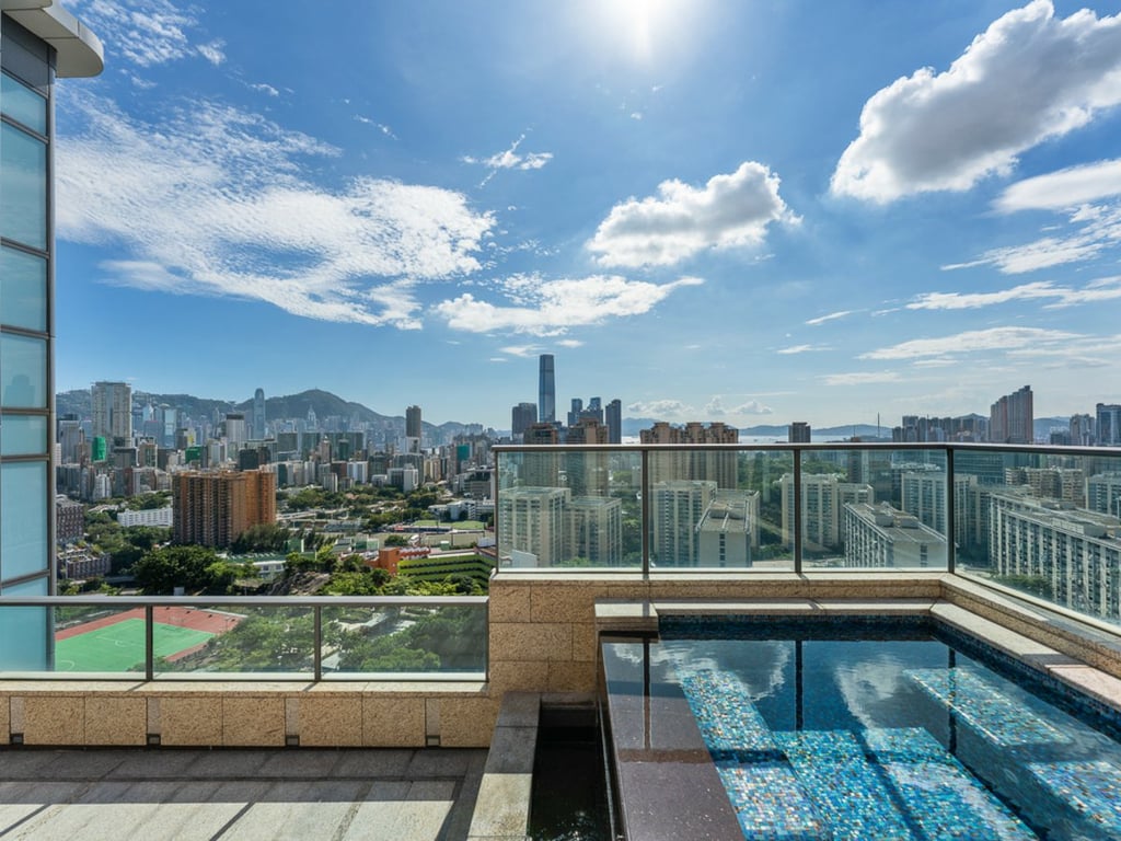 https://img.propertyraptor.com/cdn-cgi/imagedelivery/KD5bF_AFL0JDTbKLWF7z9g/ap8/ap8_001/hornet/prp/img/4cd44022a6380945028ffa111d85969c-wtm.jpg/public