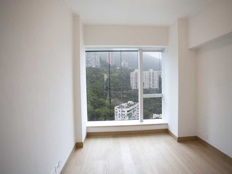 https://img.propertyraptor.com/cdn-cgi/imagedelivery/KD5bF_AFL0JDTbKLWF7z9g/ap8/ap8_001/hornet/prp/img/4cea4ff9a91e9fdd3bef4d2361e43bad.jpg/public