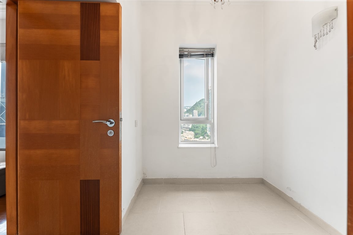 https://img.propertyraptor.com/cdn-cgi/imagedelivery/KD5bF_AFL0JDTbKLWF7z9g/ap8/ap8_001/hornet/prp/img/4d2806ceedf16cc8e747c7c572772a99-wtm.jpg/public