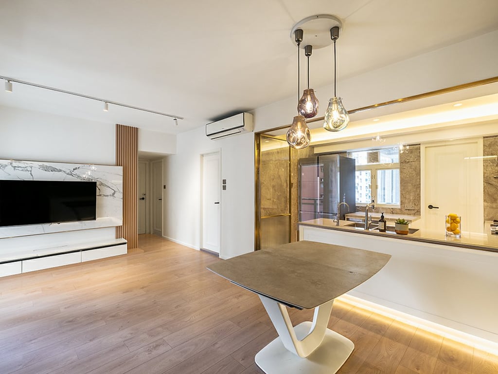 https://img.propertyraptor.com/cdn-cgi/imagedelivery/KD5bF_AFL0JDTbKLWF7z9g/ap8/ap8_001/hornet/prp/img/4d6777da2fc776c68776996f884c573c.jpg/public