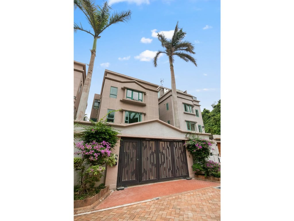https://img.propertyraptor.com/cdn-cgi/imagedelivery/KD5bF_AFL0JDTbKLWF7z9g/ap8/ap8_001/hornet/prp/img/4d9c4d287067a6c8b4c5e0cee3af1066-wtm.jpg/public