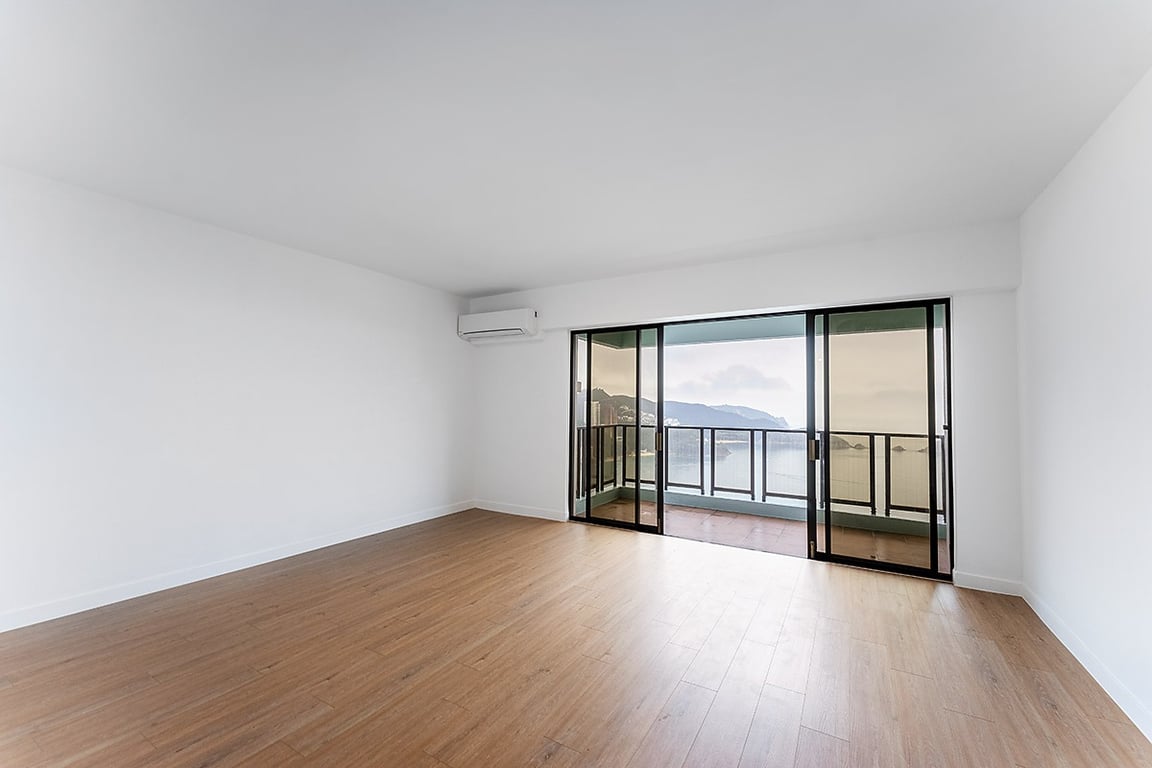 Repulse Bay Apartments