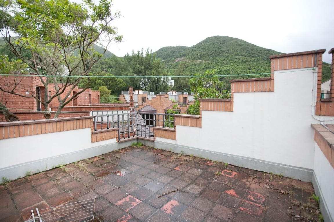 https://img.propertyraptor.com/cdn-cgi/imagedelivery/KD5bF_AFL0JDTbKLWF7z9g/ap8/ap8_001/hornet/prp/img/4ddbfc4a44050b0badb89740ac67780a-wtm.jpg/public