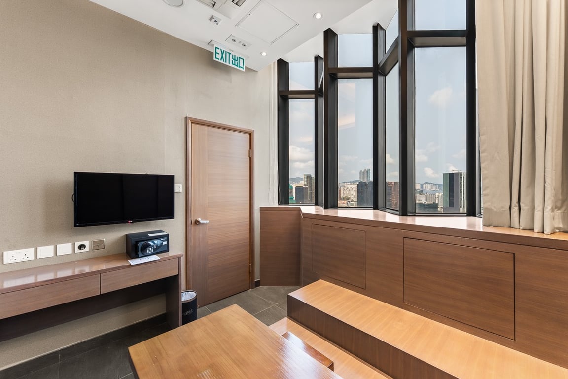 https://img.propertyraptor.com/cdn-cgi/imagedelivery/KD5bF_AFL0JDTbKLWF7z9g/ap8/ap8_001/hornet/prp/img/4de6f274378a051b5b7ec35a379f0b60-wtm.jpg/public
