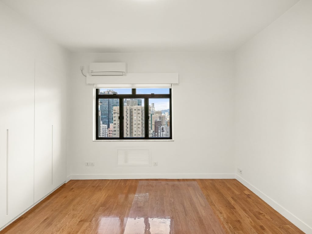 https://img.propertyraptor.com/cdn-cgi/imagedelivery/KD5bF_AFL0JDTbKLWF7z9g/ap8/ap8_001/hornet/prp/img/4e39695c977da2cead282ad00cb152a6-wtm.jpg/public