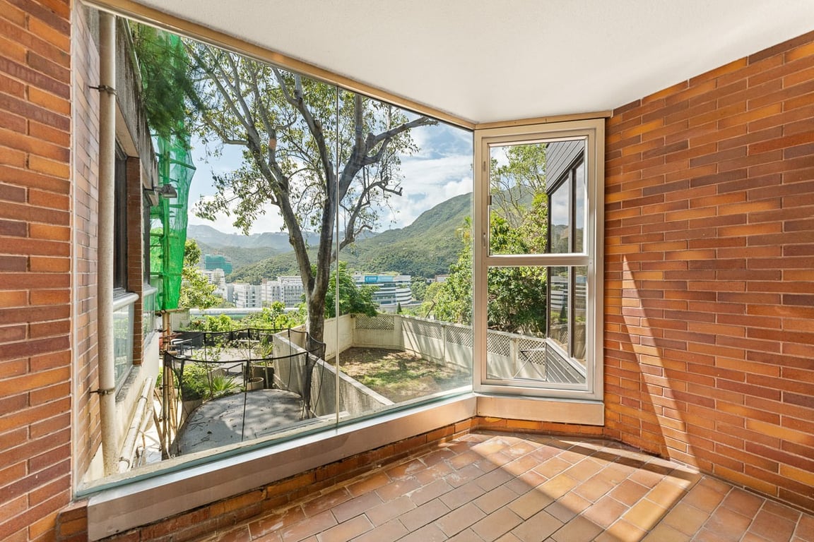 https://img.propertyraptor.com/cdn-cgi/imagedelivery/KD5bF_AFL0JDTbKLWF7z9g/ap8/ap8_001/hornet/prp/img/4e4a8f7a3bdc5548989cd4851bb3e263-wtm.jpg/public