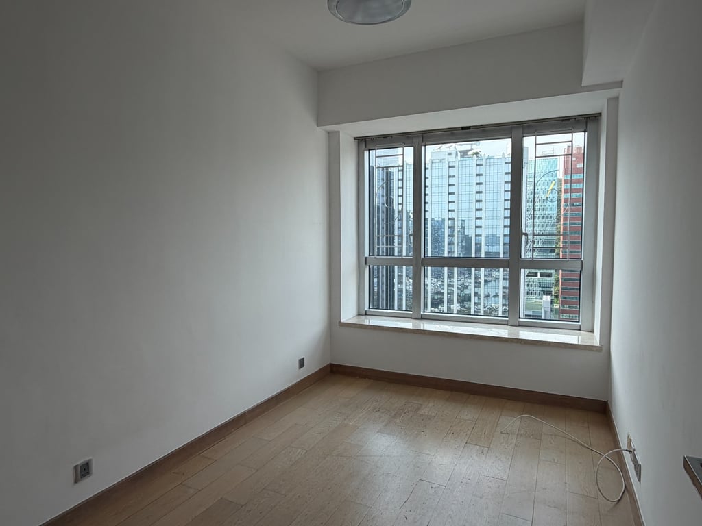 https://img.propertyraptor.com/cdn-cgi/imagedelivery/KD5bF_AFL0JDTbKLWF7z9g/ap8/ap8_001/hornet/prp/img/4e606dced4179f324bad24061656c647-wtm.jpg/public