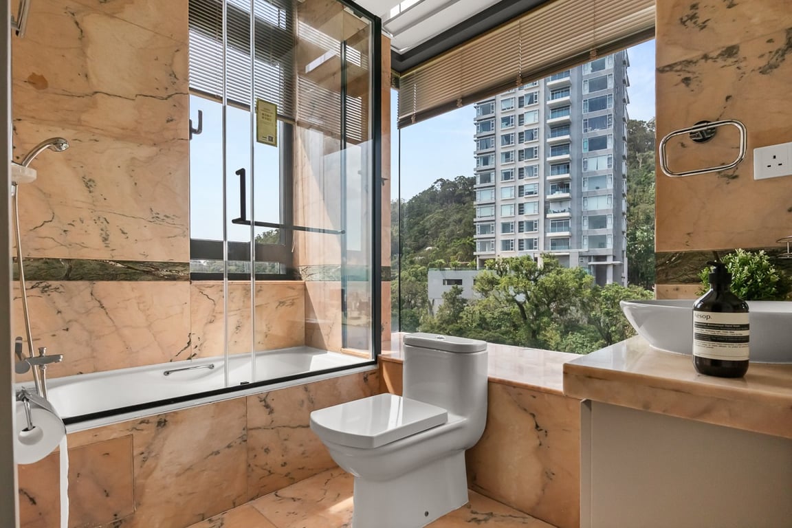 https://img.propertyraptor.com/cdn-cgi/imagedelivery/KD5bF_AFL0JDTbKLWF7z9g/ap8/ap8_001/hornet/prp/img/4e8d17df8bf0d731bc1afb0bd2ff991c-wtm.jpg/public