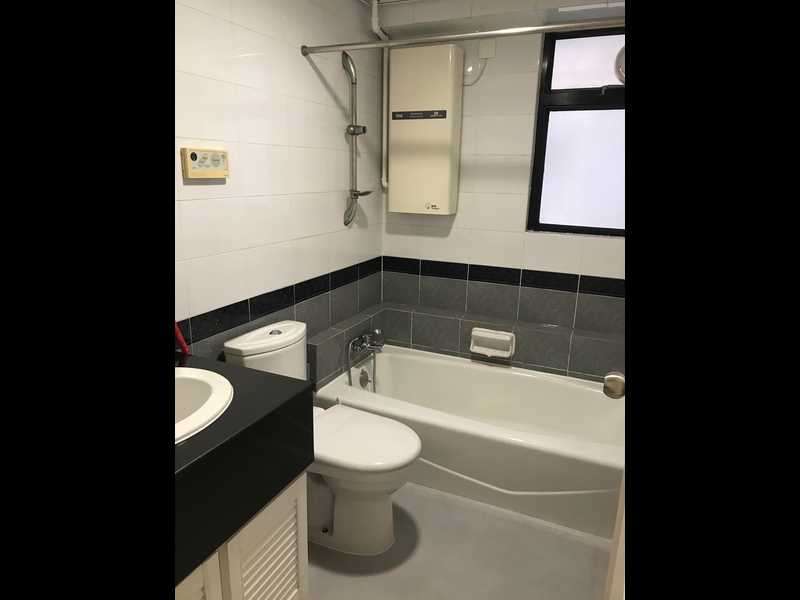 https://img.propertyraptor.com/cdn-cgi/imagedelivery/KD5bF_AFL0JDTbKLWF7z9g/ap8/ap8_001/hornet/prp/img/4e975f877a0dd070f199c24e3ac83aa0.jpg/public
