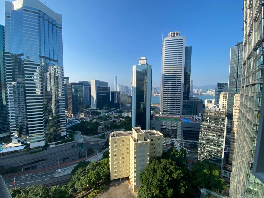 https://img.propertyraptor.com/cdn-cgi/imagedelivery/KD5bF_AFL0JDTbKLWF7z9g/ap8/ap8_001/hornet/prp/img/4eb4b283e3acaf816cb5b2cd47eb373b-wtm.jpg/public