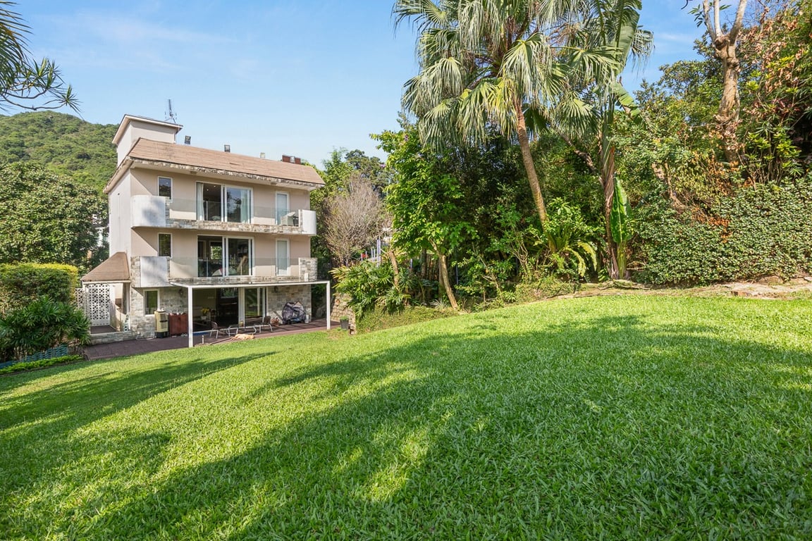 https://img.propertyraptor.com/cdn-cgi/imagedelivery/KD5bF_AFL0JDTbKLWF7z9g/ap8/ap8_001/hornet/prp/img/4ed5697ed9f0b951e1331832397b0cdd-wtm.jpg/public