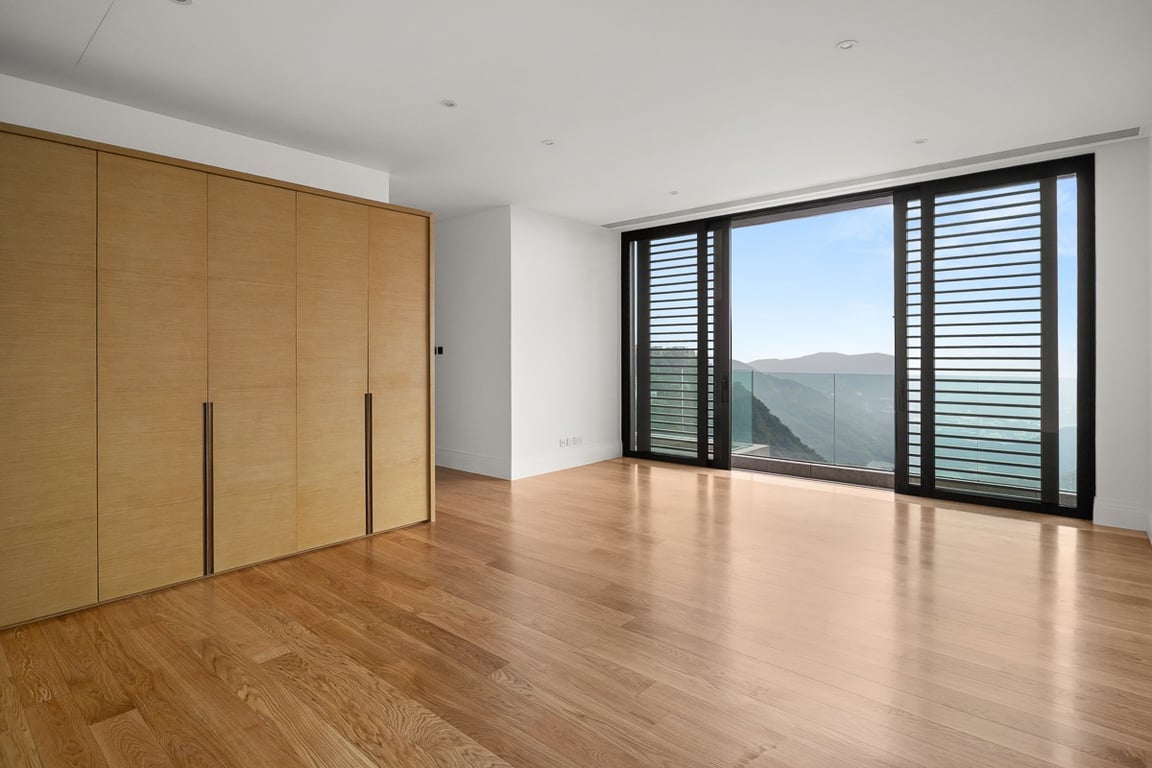 https://img.propertyraptor.com/cdn-cgi/imagedelivery/KD5bF_AFL0JDTbKLWF7z9g/ap8/ap8_001/hornet/prp/img/4f0d18f3a60179b0d5c30e1cb4f4b808-wtm.jpg/public