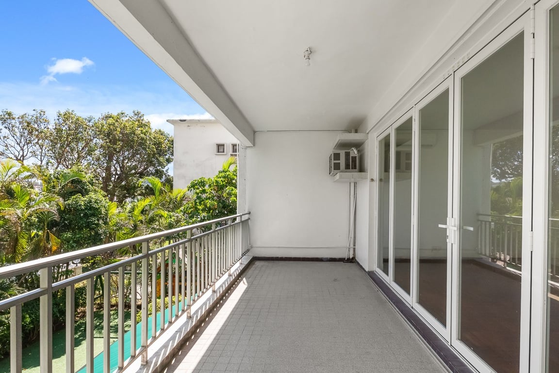 https://img.propertyraptor.com/cdn-cgi/imagedelivery/KD5bF_AFL0JDTbKLWF7z9g/ap8/ap8_001/hornet/prp/img/4f459a0023d67224e4525187a69adab5-wtm.jpg/public
