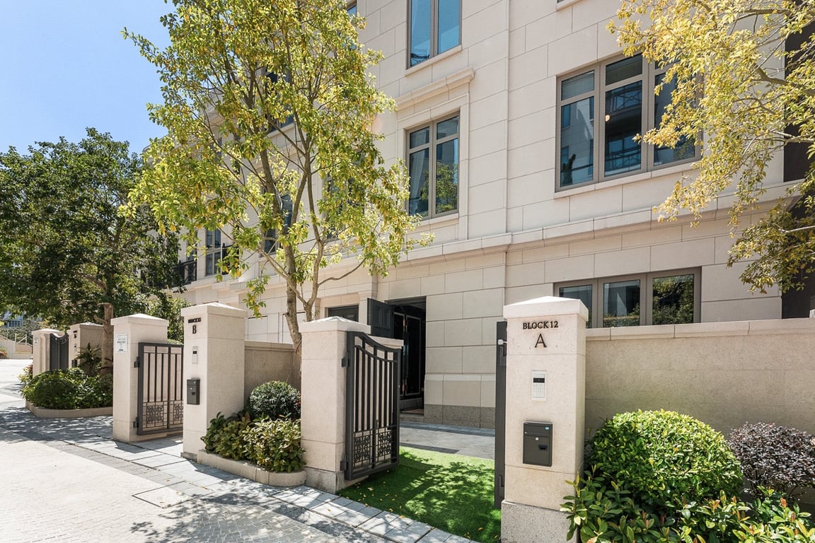 https://img.propertyraptor.com/cdn-cgi/imagedelivery/KD5bF_AFL0JDTbKLWF7z9g/ap8/ap8_001/hornet/prp/img/4f50669080d94510cf6e0513e077d397-wtm.jpg/public