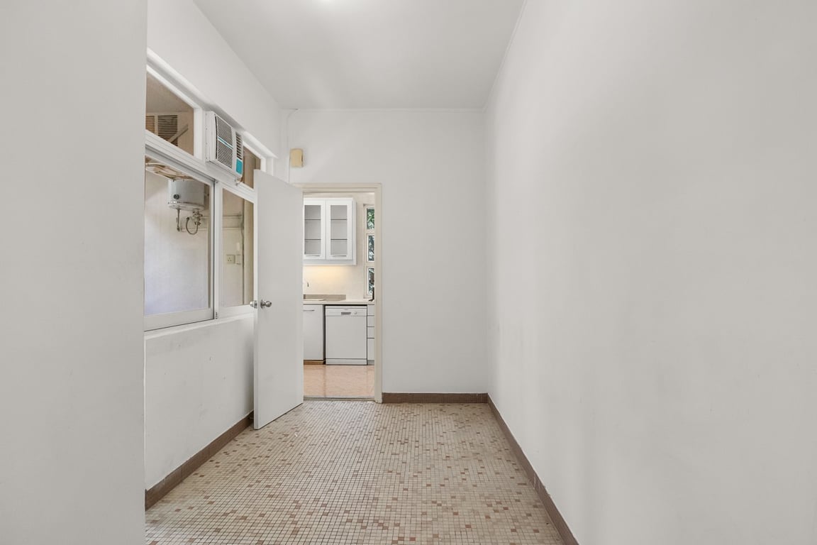 https://img.propertyraptor.com/cdn-cgi/imagedelivery/KD5bF_AFL0JDTbKLWF7z9g/ap8/ap8_001/hornet/prp/img/4f59c47a351d4779390c7cb0b66f65d0-wtm.jpg/public