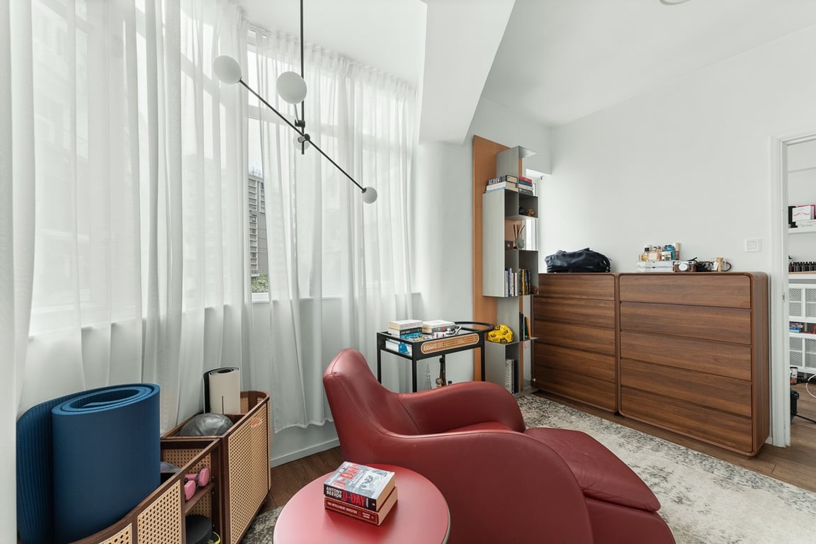 https://img.propertyraptor.com/cdn-cgi/imagedelivery/KD5bF_AFL0JDTbKLWF7z9g/ap8/ap8_001/hornet/prp/img/4f7c79645972a09db8194cb1e3a0e54a-wtm.jpg/public