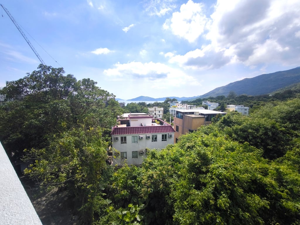 https://img.propertyraptor.com/cdn-cgi/imagedelivery/KD5bF_AFL0JDTbKLWF7z9g/ap8/ap8_001/hornet/prp/img/4f825b961b9b9572a20f1b7a3b43ae81-wtm.jpg/public