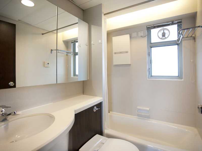 https://img.propertyraptor.com/cdn-cgi/imagedelivery/KD5bF_AFL0JDTbKLWF7z9g/ap8/ap8_001/hornet/prp/img/4f8bb240e25a6db7a37f41bdded0650c.jpg/public