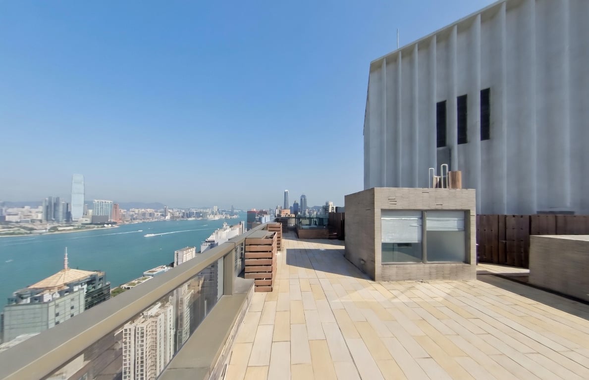 https://img.propertyraptor.com/cdn-cgi/imagedelivery/KD5bF_AFL0JDTbKLWF7z9g/ap8/ap8_001/hornet/prp/img/4fa973bc27c901e0b82d192e211c4cab-wtm.jpg/public