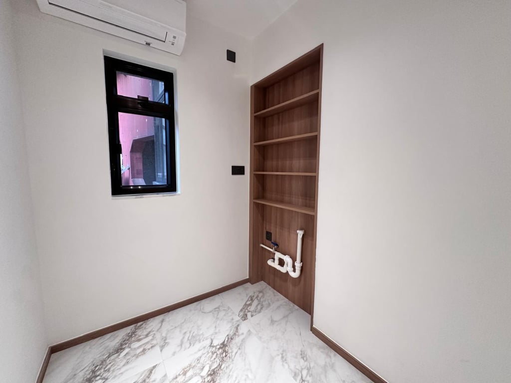 https://img.propertyraptor.com/cdn-cgi/imagedelivery/KD5bF_AFL0JDTbKLWF7z9g/ap8/ap8_001/hornet/prp/img/4fc14fc028d2e78e89fb9a3e33829dba-wtm.jpg/public