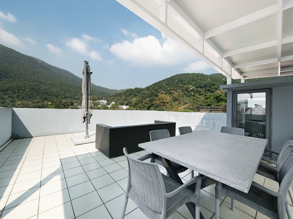 https://img.propertyraptor.com/cdn-cgi/imagedelivery/KD5bF_AFL0JDTbKLWF7z9g/ap8/ap8_001/hornet/prp/img/4fcbf678fb602ac84df891f90e365e69.jpg/public