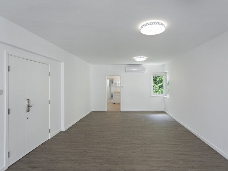 https://img.propertyraptor.com/cdn-cgi/imagedelivery/KD5bF_AFL0JDTbKLWF7z9g/ap8/ap8_001/hornet/prp/img/502135c76d2397842489076e78dc12e1.jpg/public
